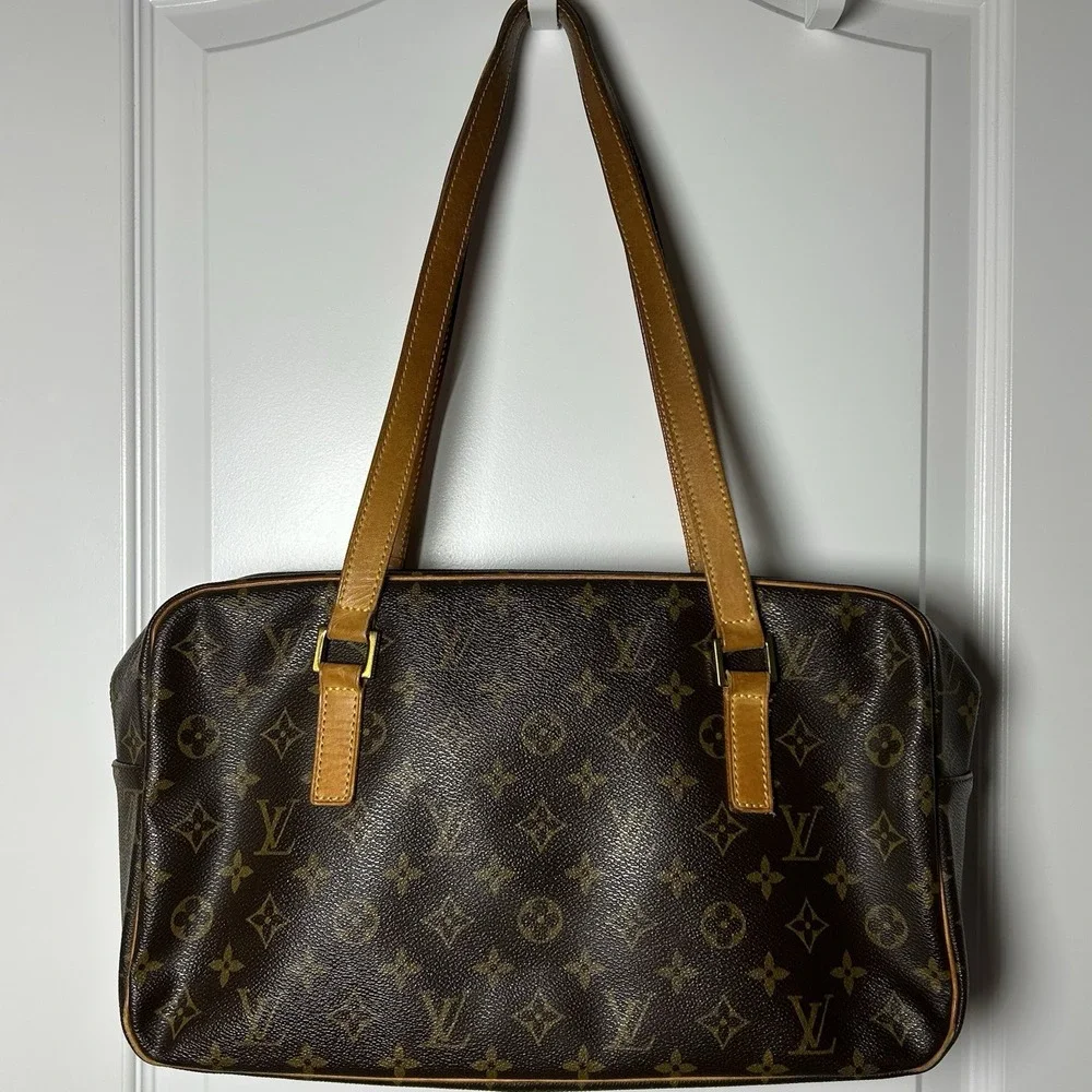 Louis Vuitton bag pre